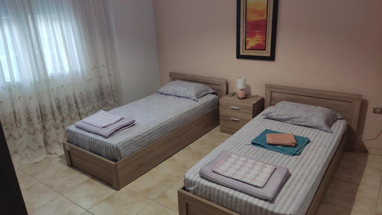 Airport'S Close, Cozy Flat For 6 Persons Leilighet Markópoulon Eksteriør bilde